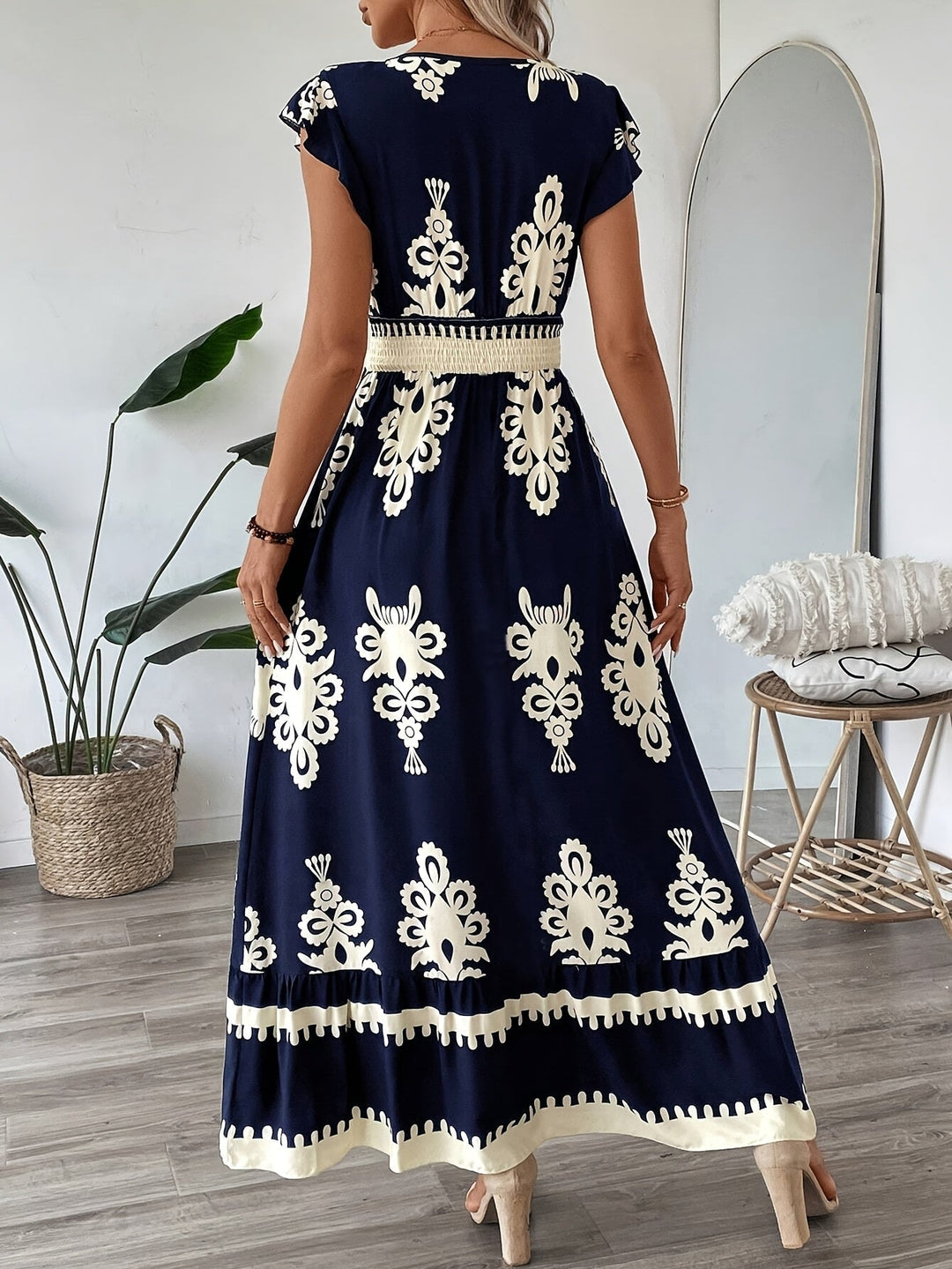 Botanical Breeze Maxi Dress With V-Neck 