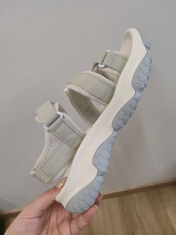 Comfortable adjustable fabric sandals
