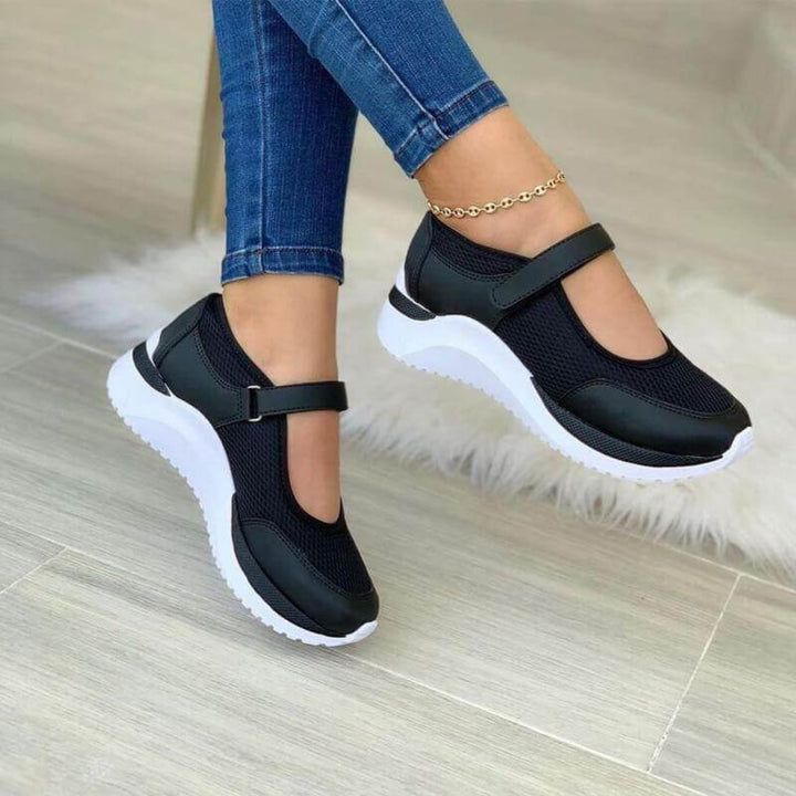 Women's Lightweight Mesh Strap Walking Sneaker