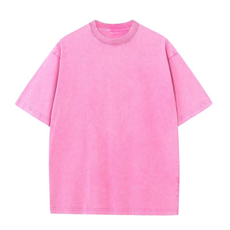 T-shirt with a relaxed fit & timeless O-neck design