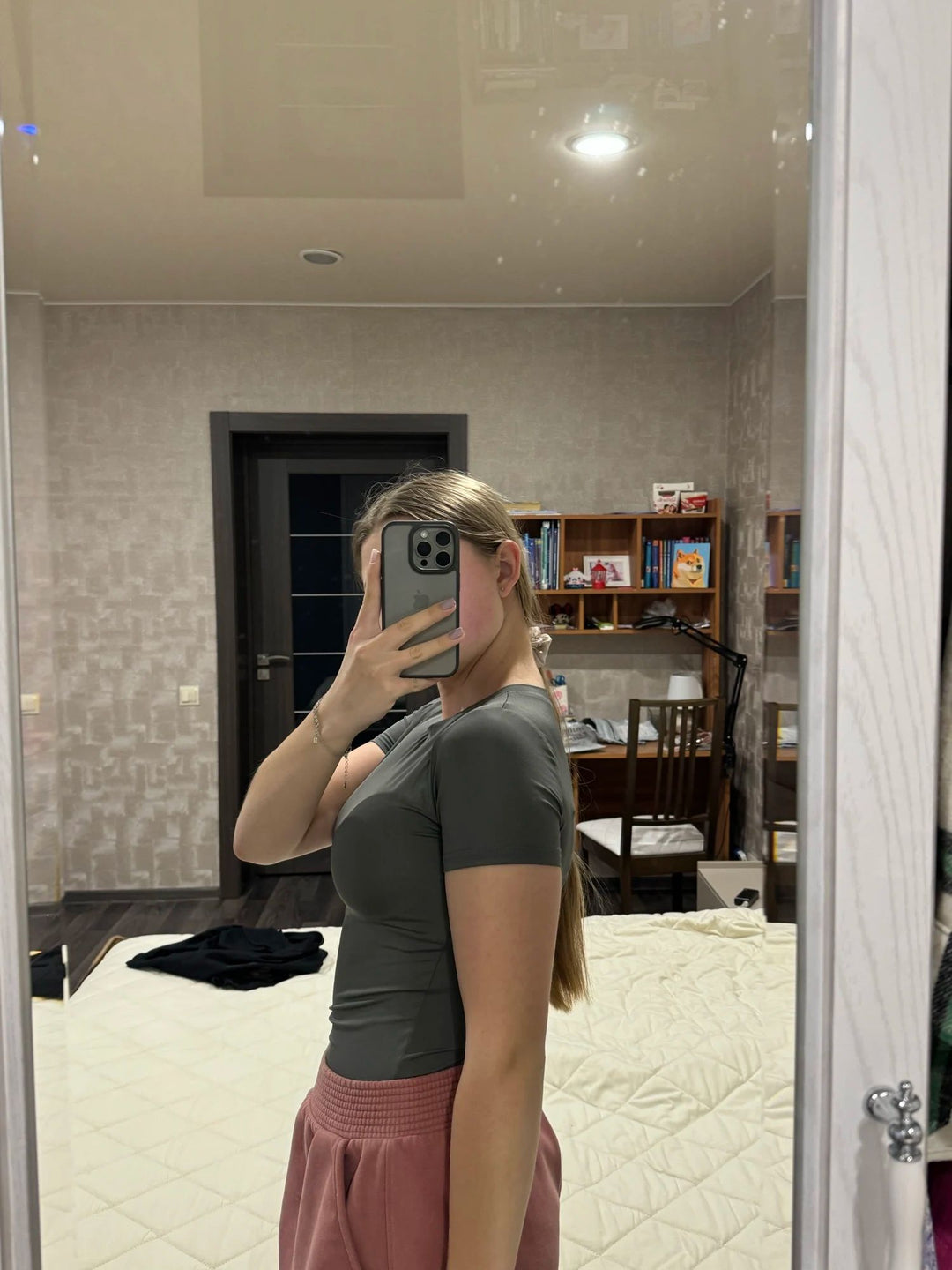  Women Short-Sleeve Skinny Knit Top